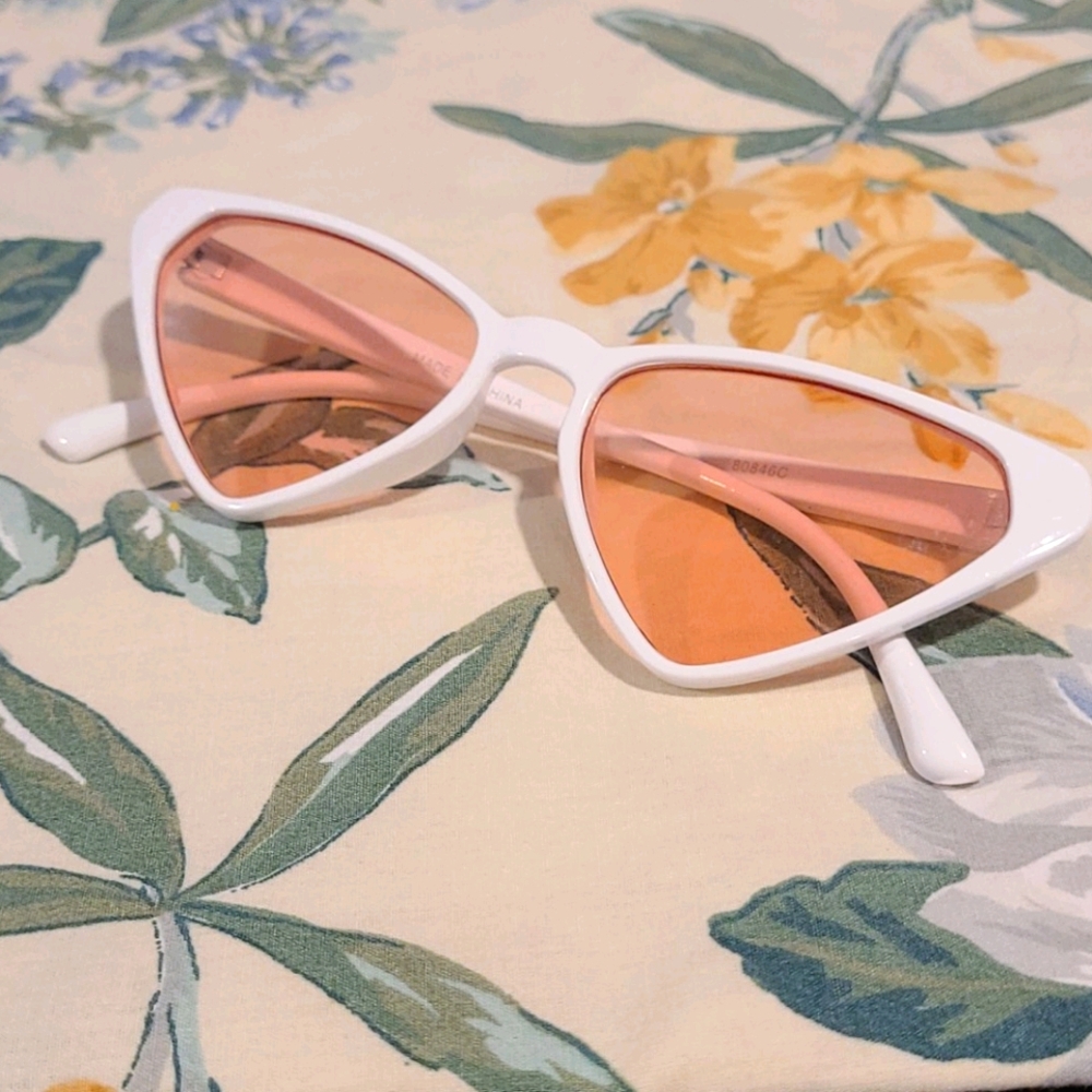 rose colored glasses ♡